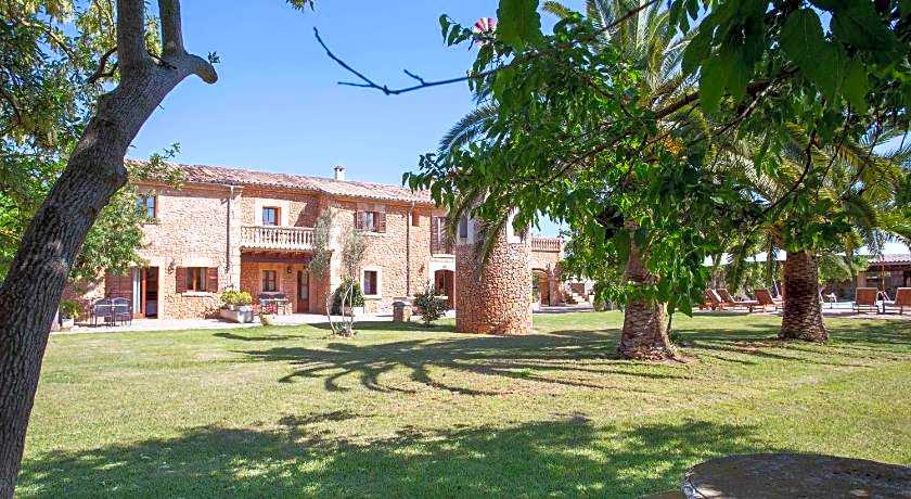 Es Quatre Cantons Hotel