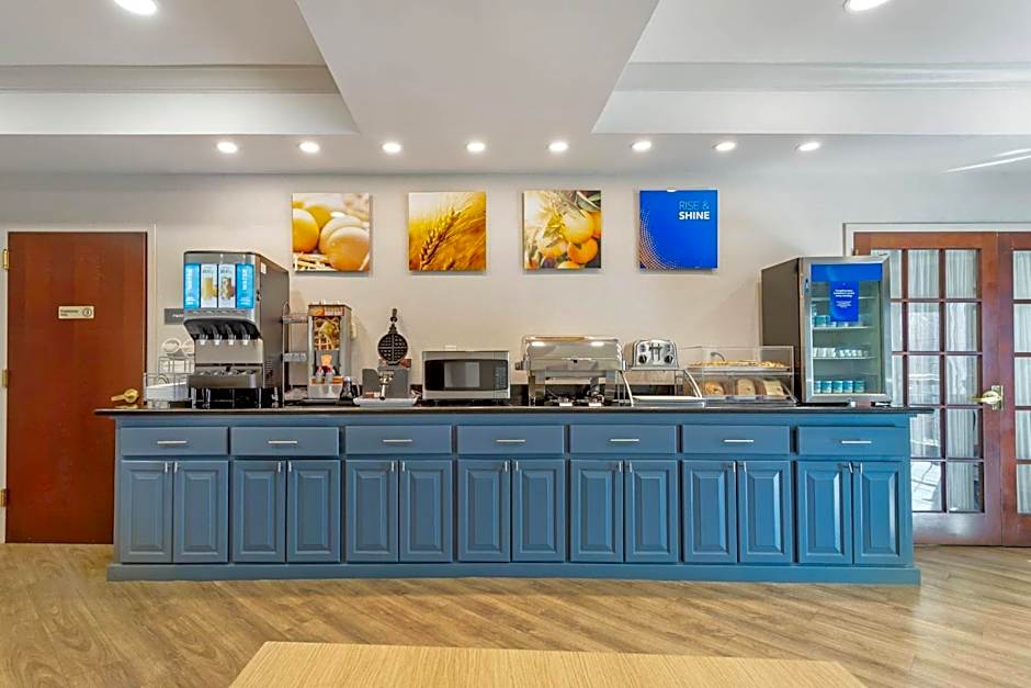 Comfort Suites East Brunswick - South River