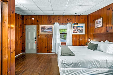 Single King Room