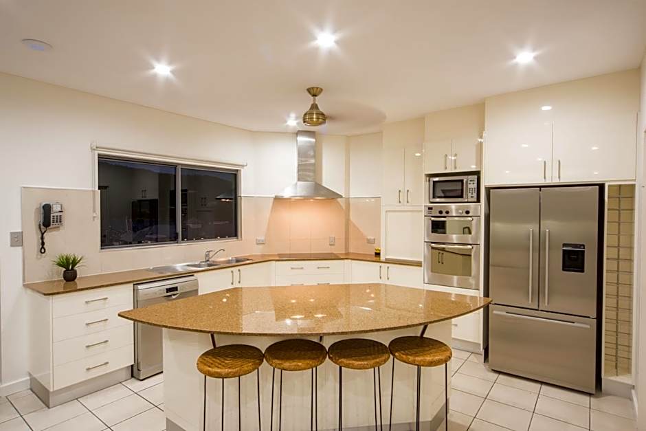 Portside Whitsunday Luxury Holiday Apartments