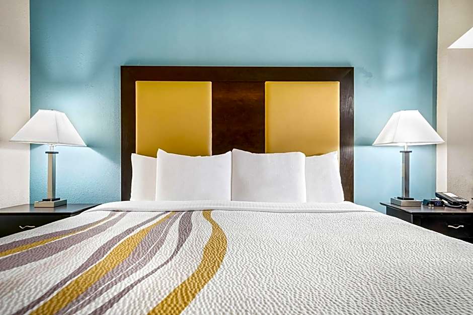 La Quinta Inn & Suites by Wyndham Stonington