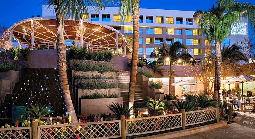 Isrotel Royal Garden All Suites Hotel