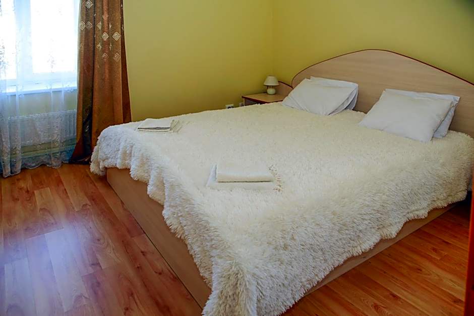 Lucia with Self Check-in