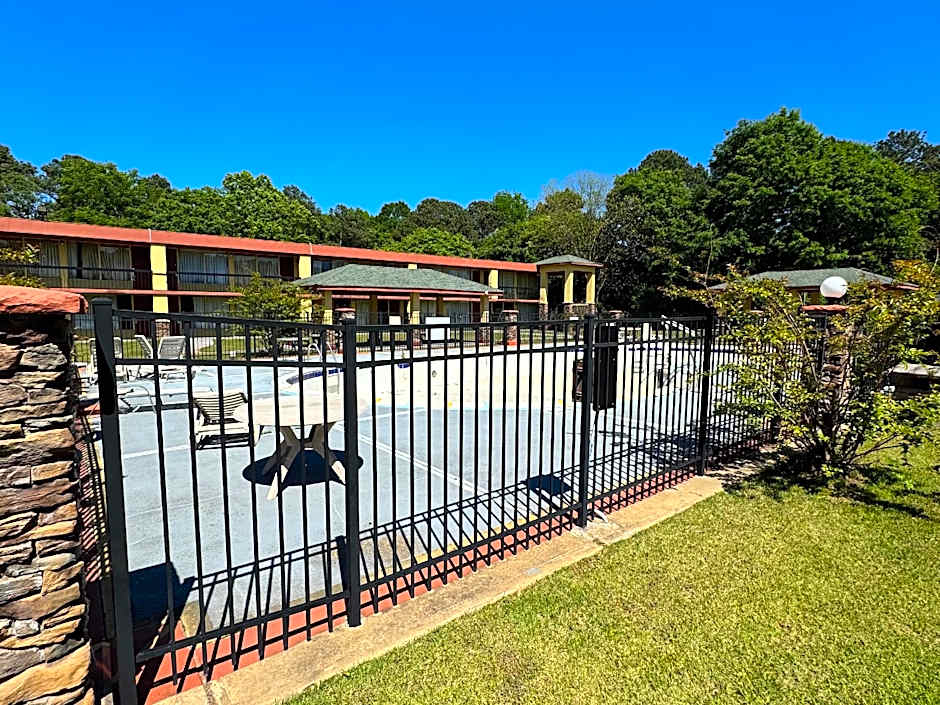 OYO Hotel Phenix City Central