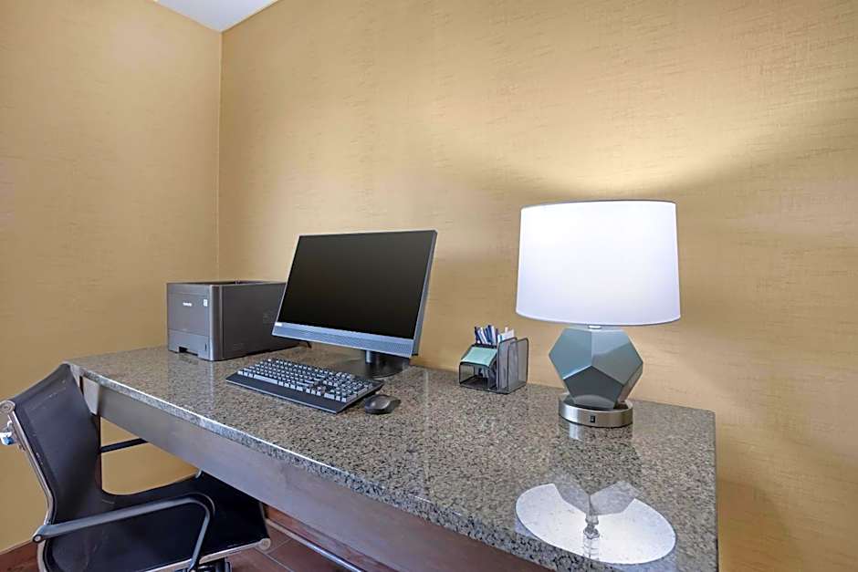 Clarion Pointe Cherokee