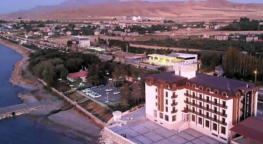 Ramada by Wyndham Van