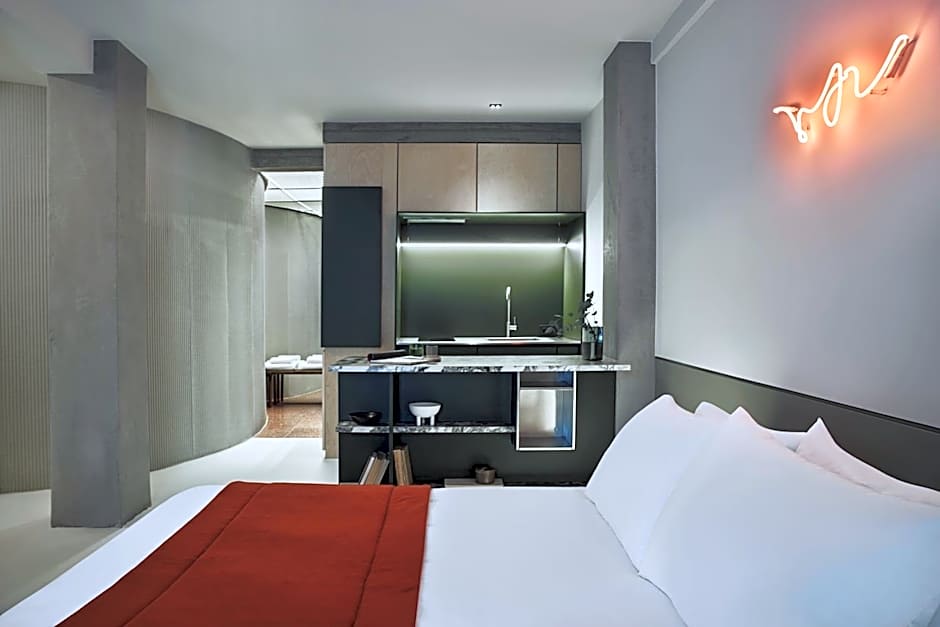 The Newel Metaxourgeio