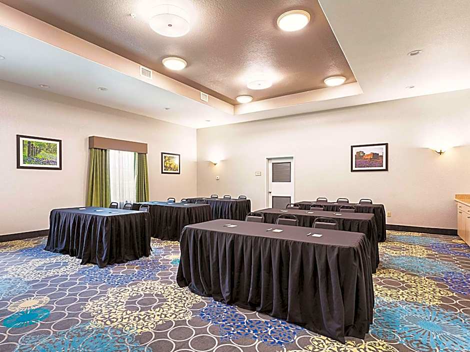 La Quinta Inn & Suites by Wyndham San Antonio Northwest