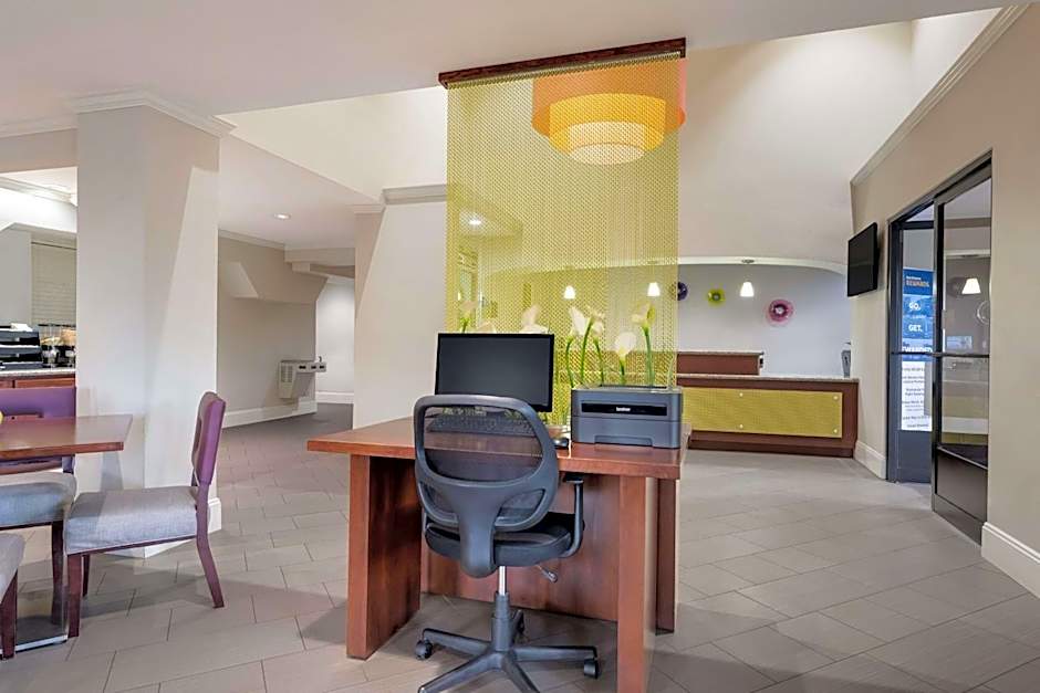 SureStay Hotel by Best Western Deer Park