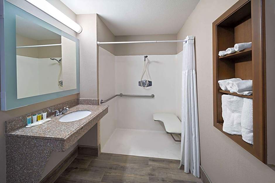 Super 8 by Wyndham Lubbock West 