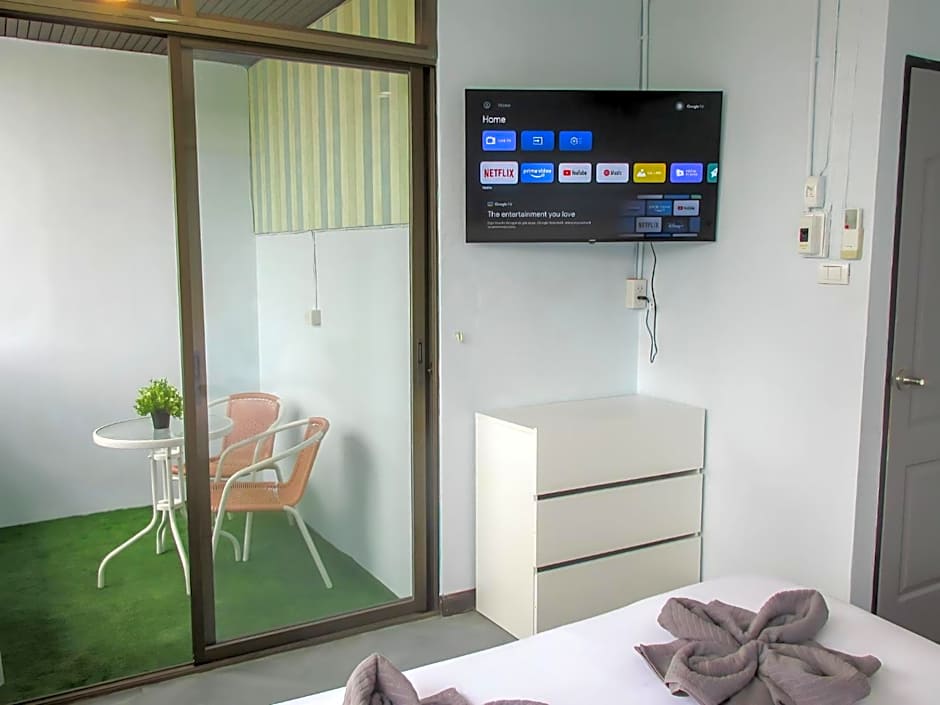 420 Hostel - Ekkamai Buds & Beds