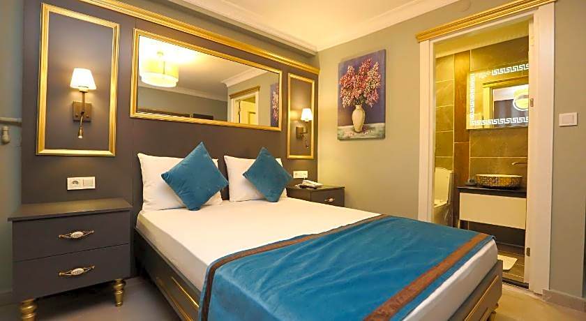 Grand moon hotel suites 