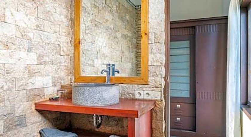 Villa Kenanga in Meninting by the beach