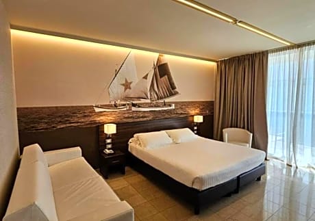 Superior Double Room with Terrace - Side Sea View