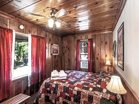 One-Bedroom Cabin