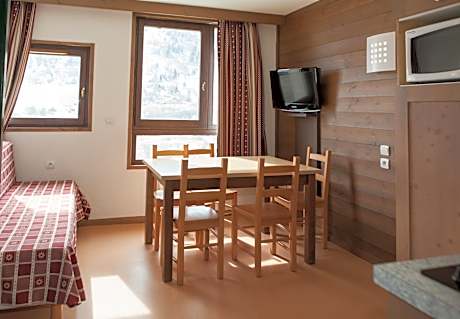 Studio (2 Adults)