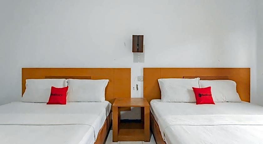 RedDoorz Plus @ Hotel Sofia Pangandaran