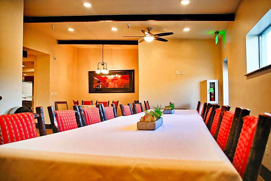 Iron Springs Luxury Lodge & Spa