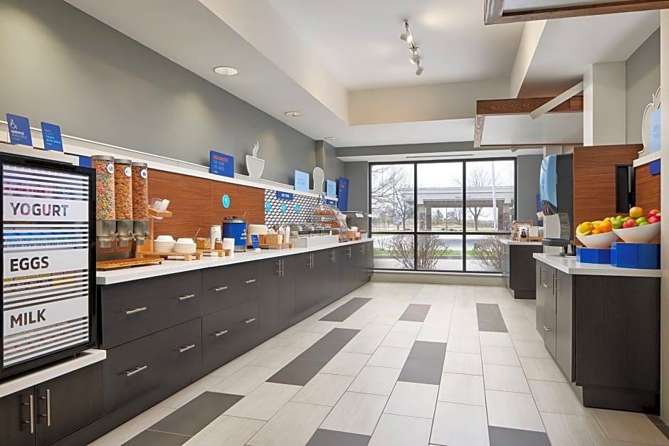 Holiday Inn Express Hotel & Suites Seymour By IHG