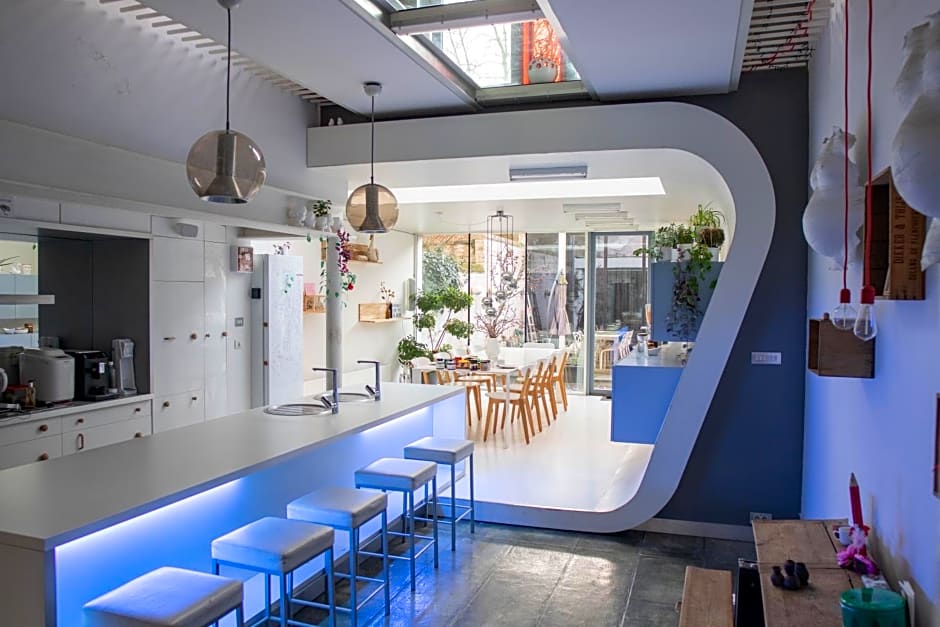 PLANT BASED b&b central Bruges