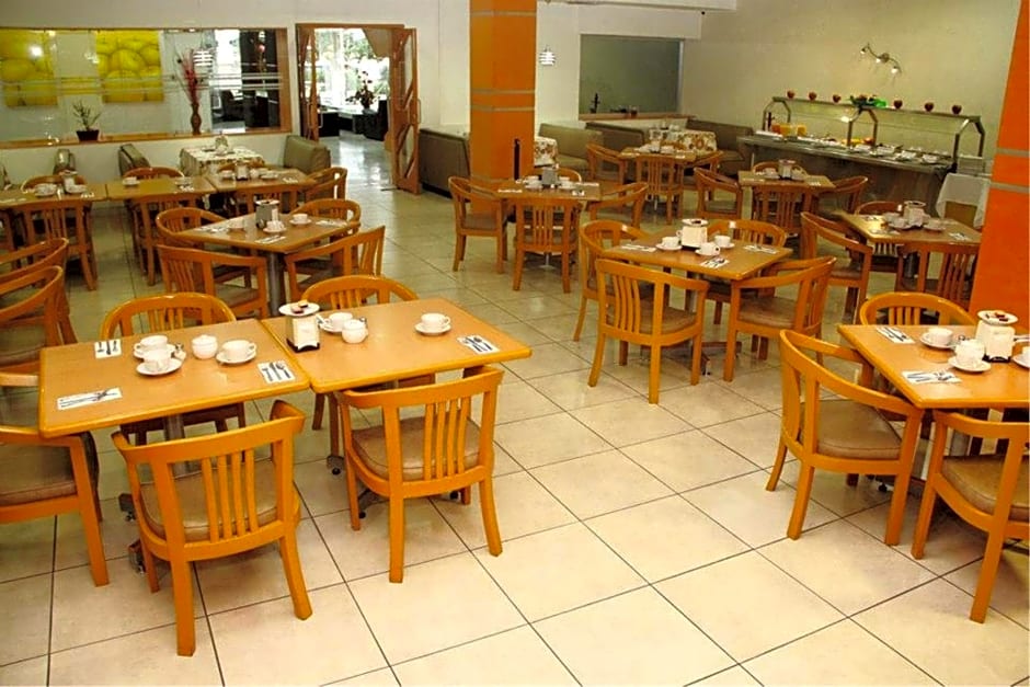 May Palace Hotel 