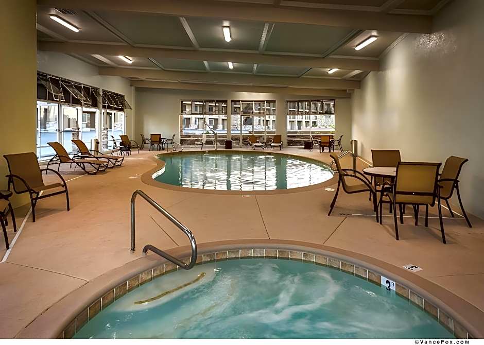 Laos Mar Hotel & Suites