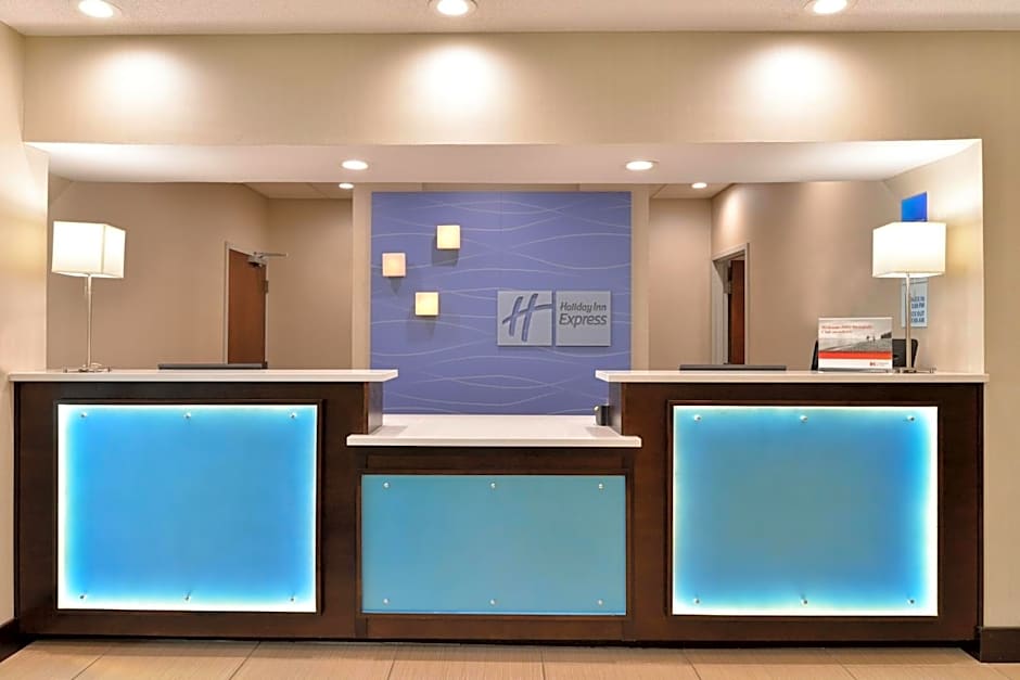Holiday Inn Express Hotel & Suites Cincinnati-Blue Ash By IHG