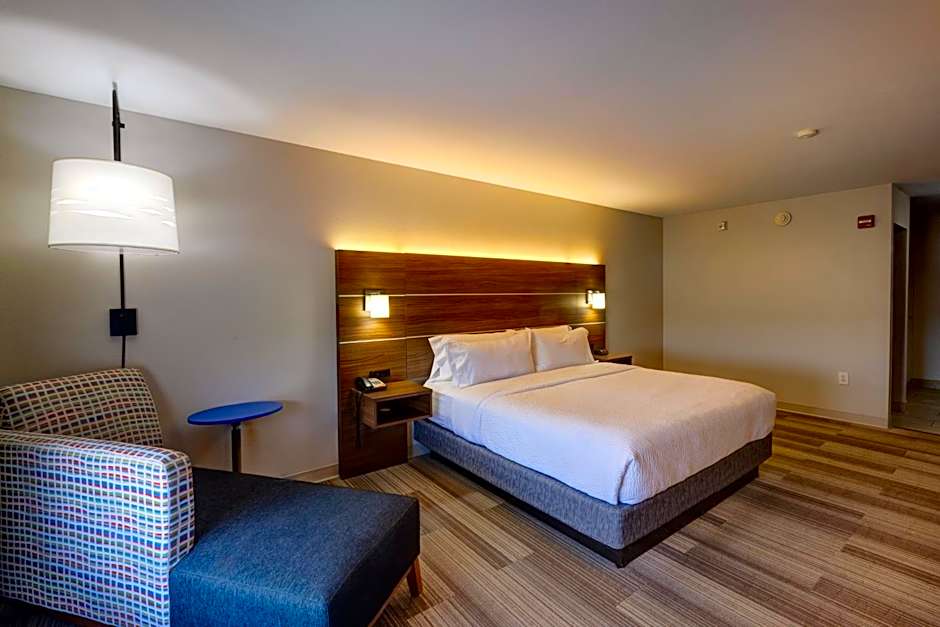 Holiday Inn Express & Suites Shelbyville Indianapolis by IHG