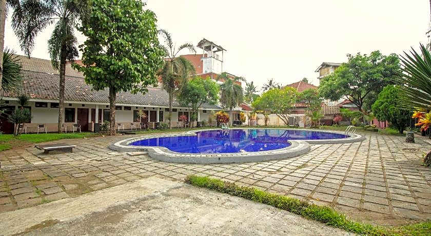 RedDoorz Plus @ Hotel Sofia Pangandaran