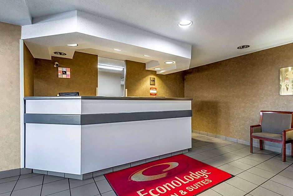 Econo Lodge Inn & Suites Evansville East