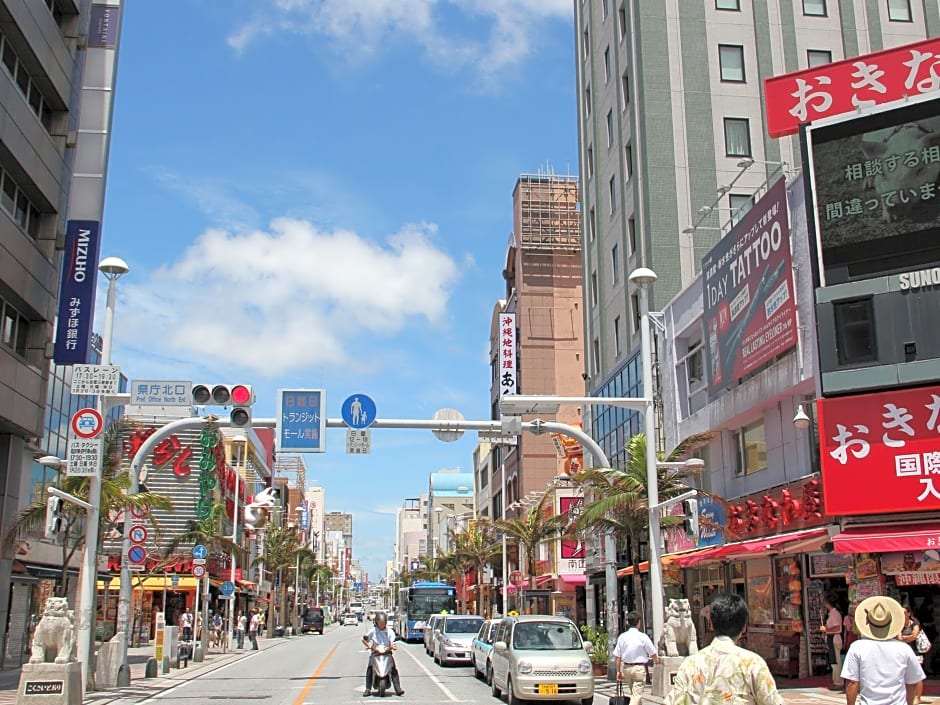 Okinawa Kariyushi Lch Izumizaki Kenchomae Hotel