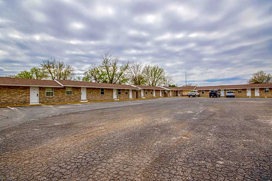 OYO Travelier Motel