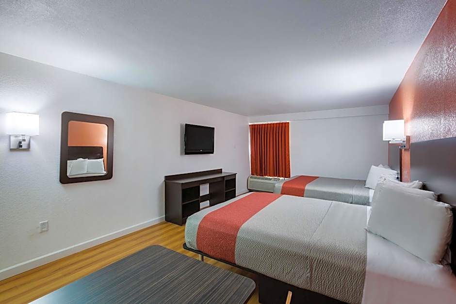 Motel 6-Suwanee, GA - Gwinnett Center