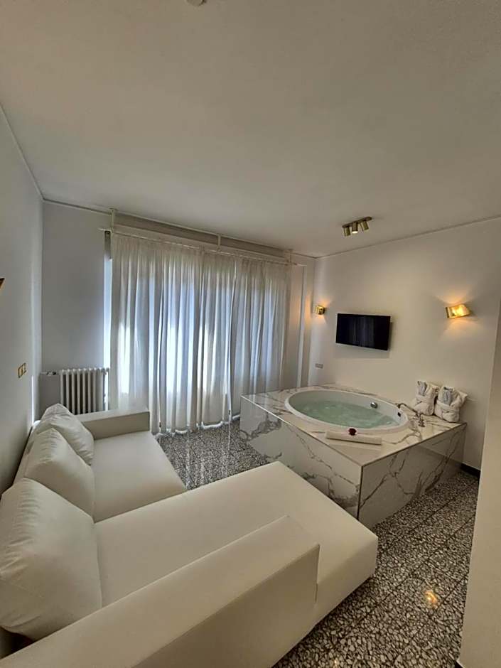 Eveline 2 - Piscina Privata o Jacuzzi