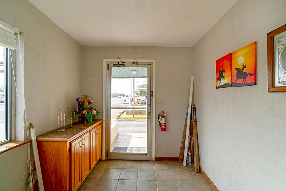 Budget Inn by OYO Frederick US-183