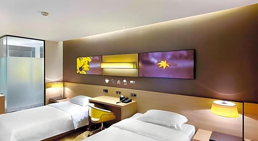 IU Hotel Baoding Goverment Shidai