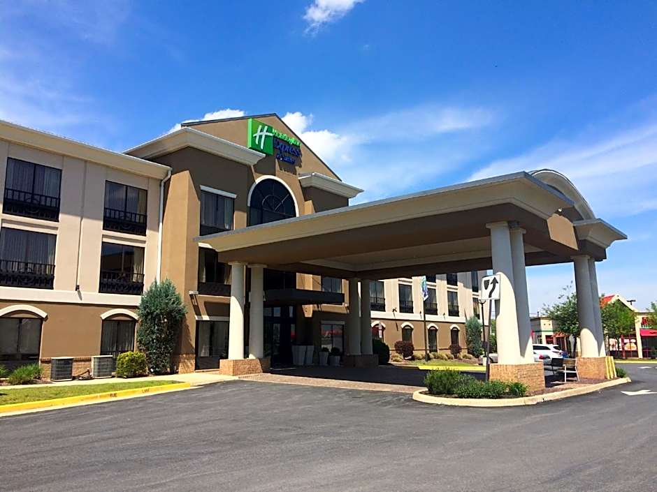 Holiday Inn Express and Suites Winchester By IHG