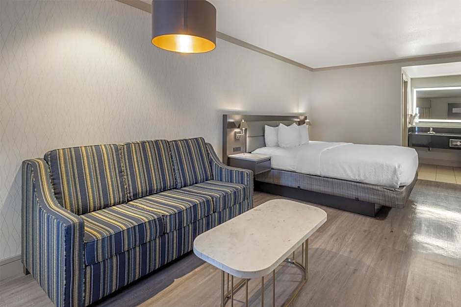 Best Western Plus Executive Suites