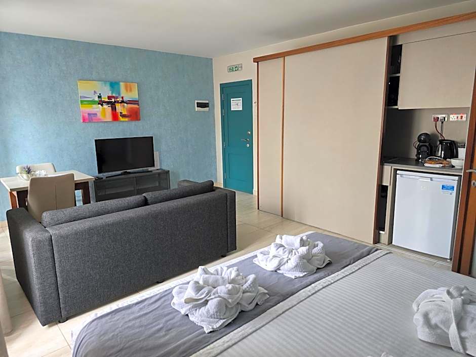 D Townhouse Boutique Suites