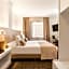 Acacia Suite