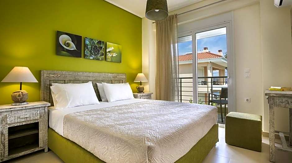 Meliti Waterfront Suites