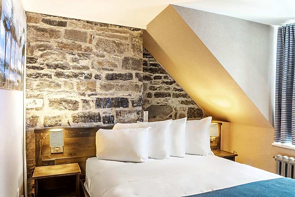 Hotel Louisbourg