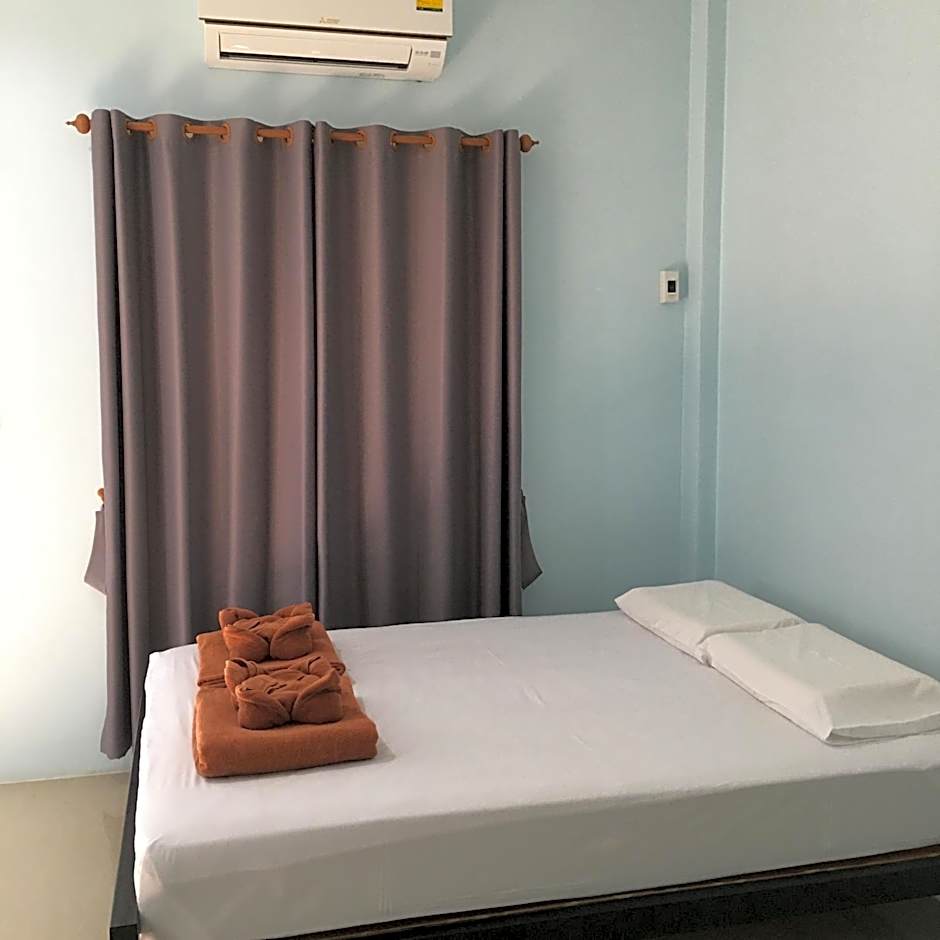 Khaosok Secret Hostel