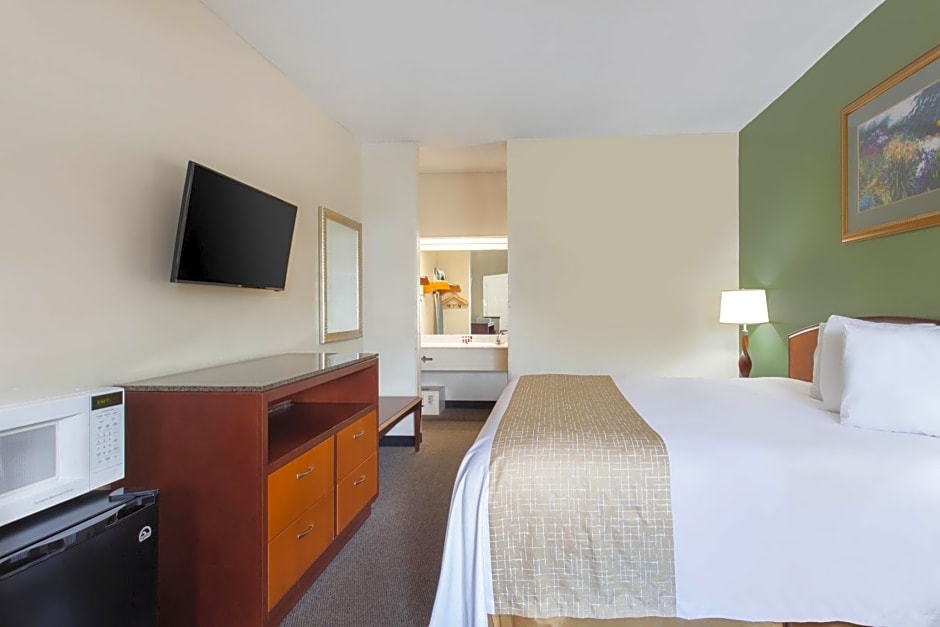 Travelodge by Wyndham Port Wentworth Savannah Area