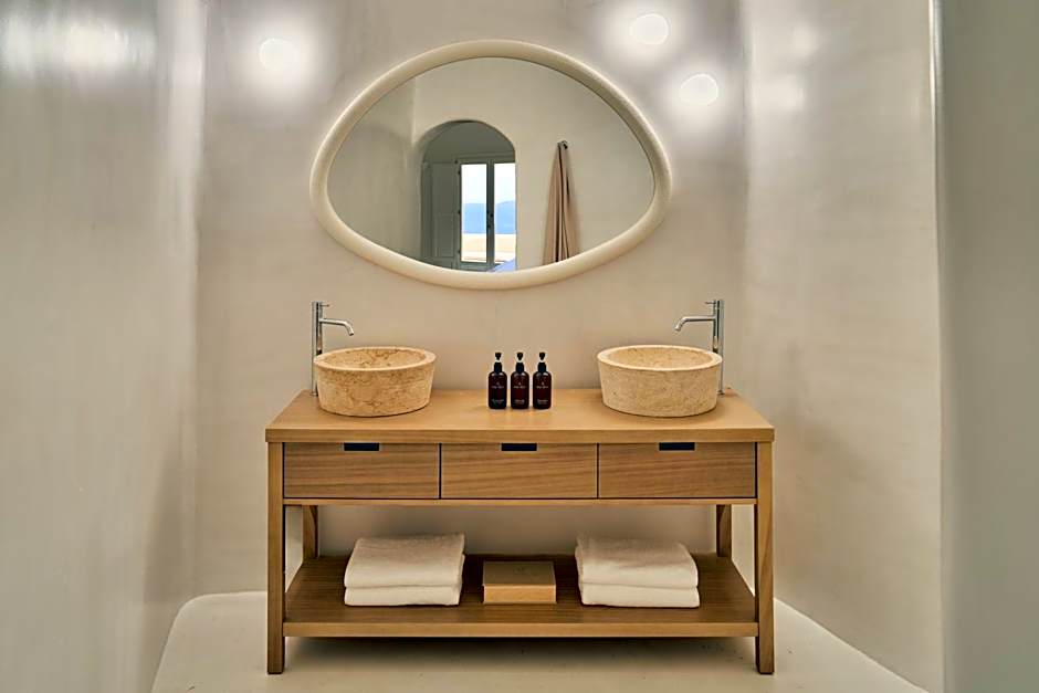 Mystique, a Luxury Collection Hotel, Santorini