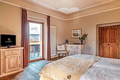 Junior Suite with Mountain View