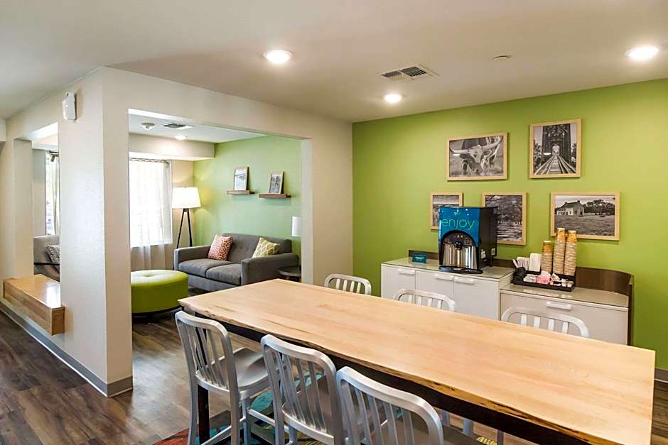 Woodspring Suites Lake Jackson