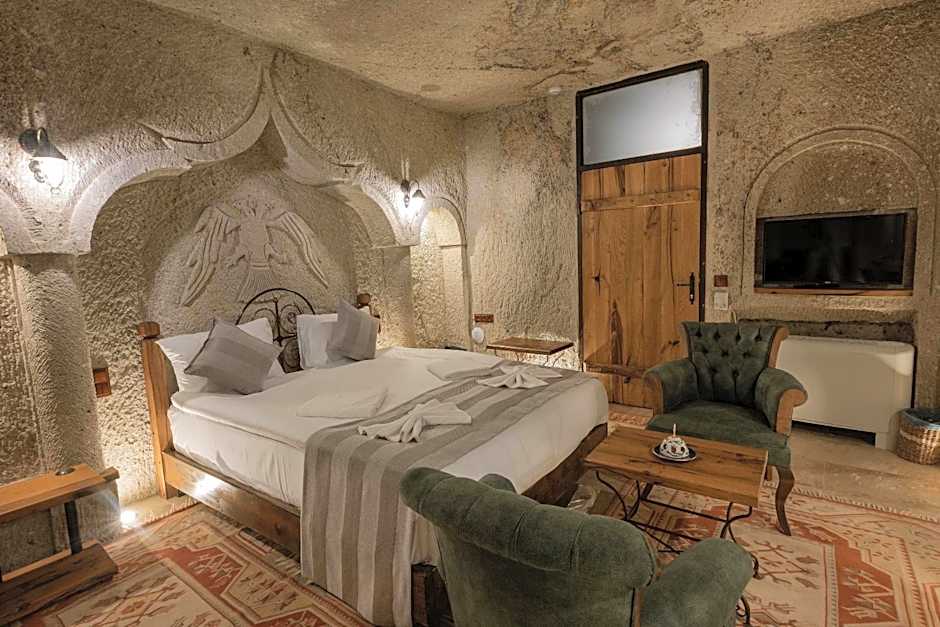Sarnich Cave Suites