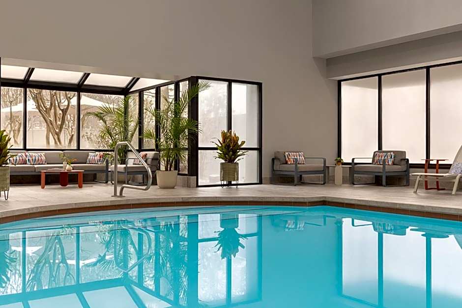 Crowne Plaza Virginia Beach Town Center by IHG