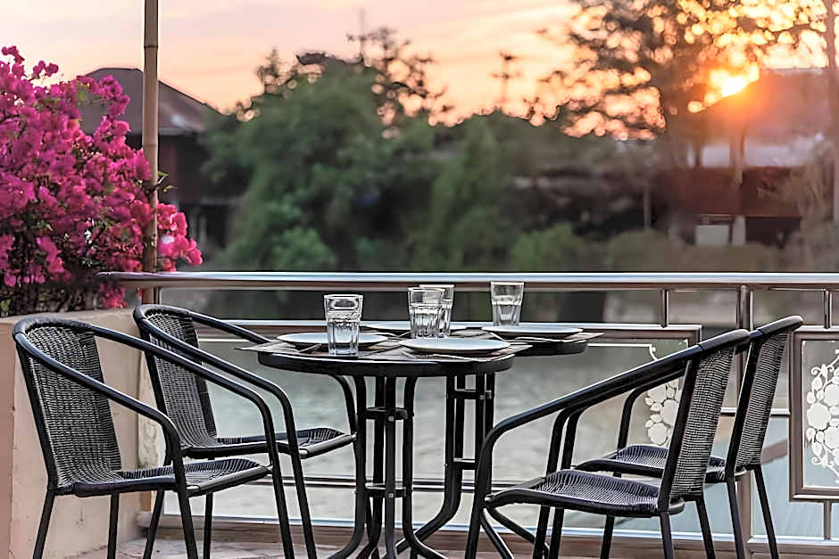 Ayothaya Riverside Hotel